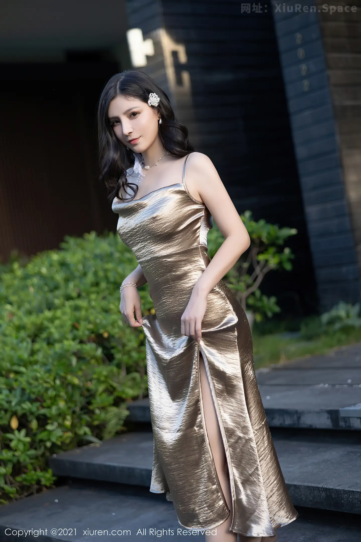 图片[4]-[XiuRen秀人网]VOL.4254 模特小蛮妖Yummy深圳旅拍百变情趣风服饰秀翘臀美腿诱惑写真83P-秀人网官方网站